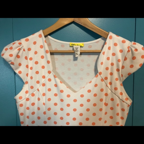 Vintage inspired polka dot dress with full skirt. - Picture 3 of 4